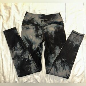 Alphalete Surface Power Legging 27”color- Black Oil Stain